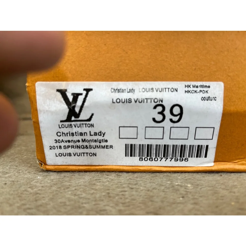LOUIS VUITTON  Suede Calfskin Run Away Sneakers 39 Kaki
